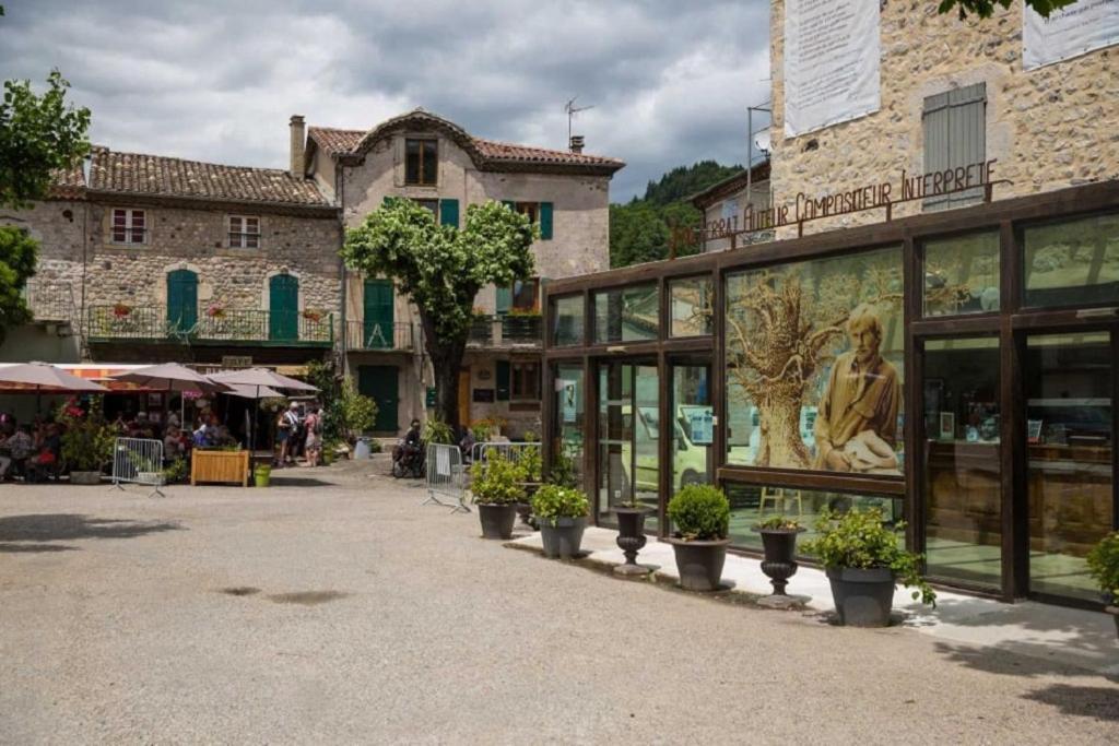 Chalet "Le Petit Olivier" Gites Appart 'Hotel L'Echappee Belle D'Aubenas Logement 2 Sur 3 Eksteriør bilde